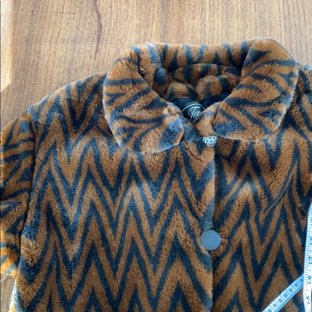 VINTAGE Oversized ZIGZAG Coat - Picture 16 of 16